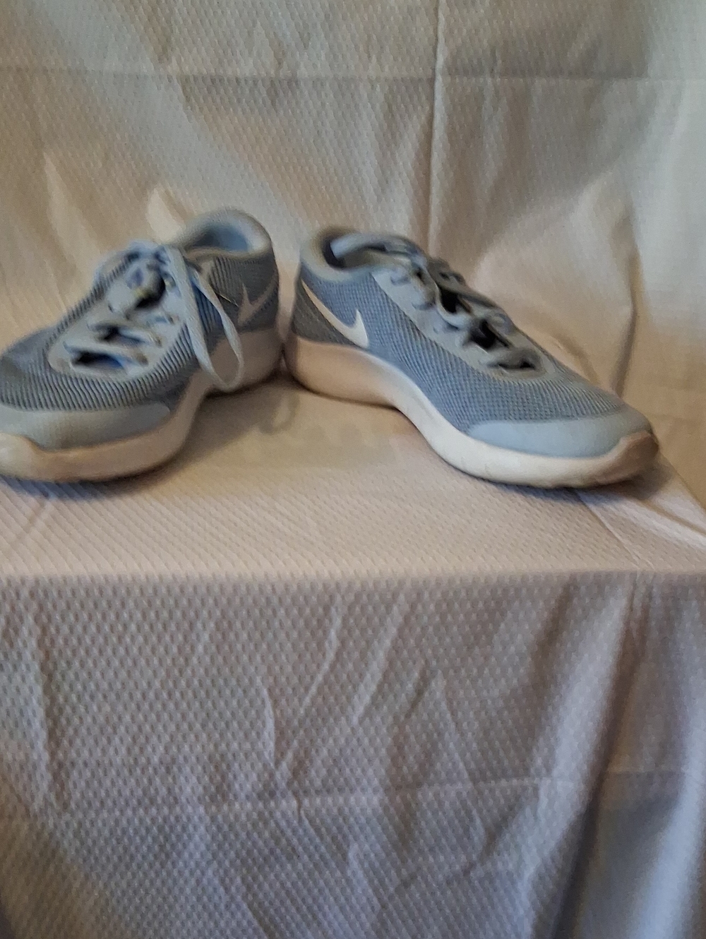 Nike Girl's Size 5Y Light Blue Mesh Running Sneakers